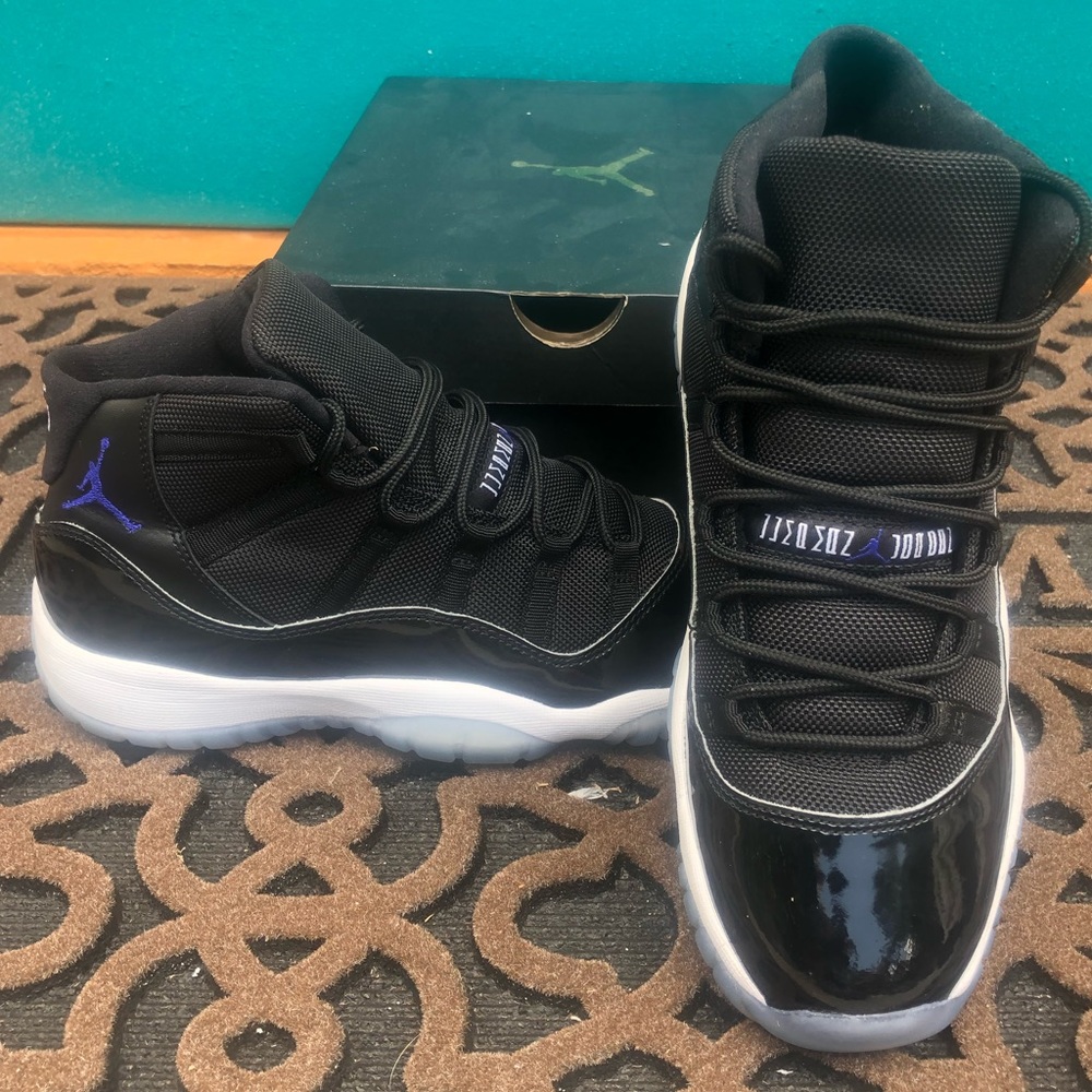 Air Jordan Retro 11 “Space Jam” (GS) 2016 Release